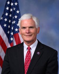 Official portrait of Robert E. Latta