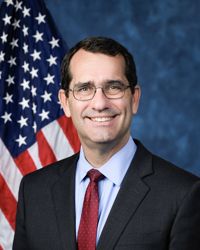 Official portrait of Derek Schmidt